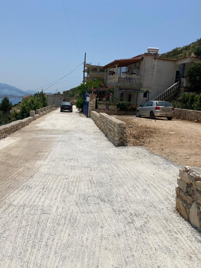 Vila Sinani ساراندا المظهر الخارجي الصورة