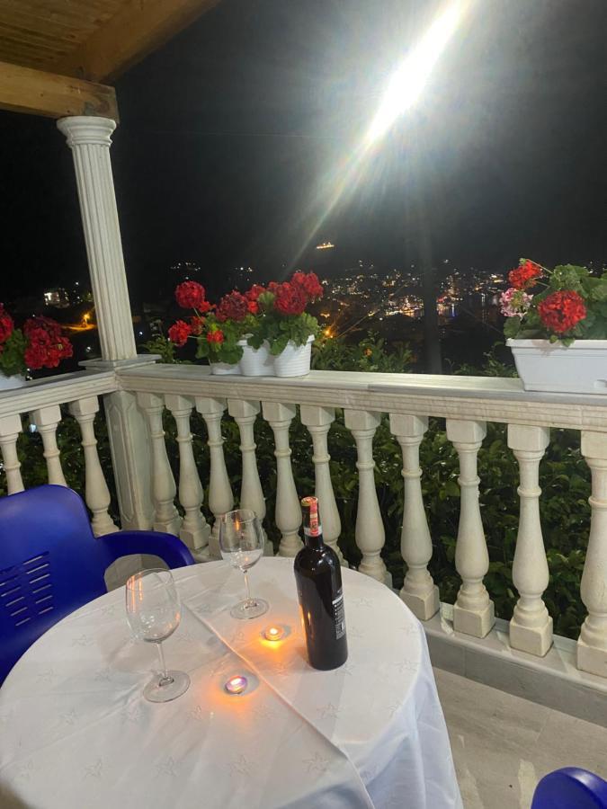 Vila Sinani ساراندا المظهر الخارجي الصورة
